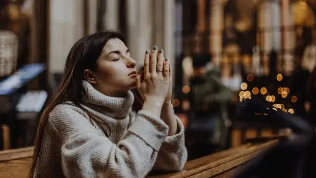 Dlaczego warto uczestniczyć we mszy świętej? Odkryj duchowe korzyści Dlaczego warto uczestniczyć we mszy świętej? Odkryj duchowe korzyści