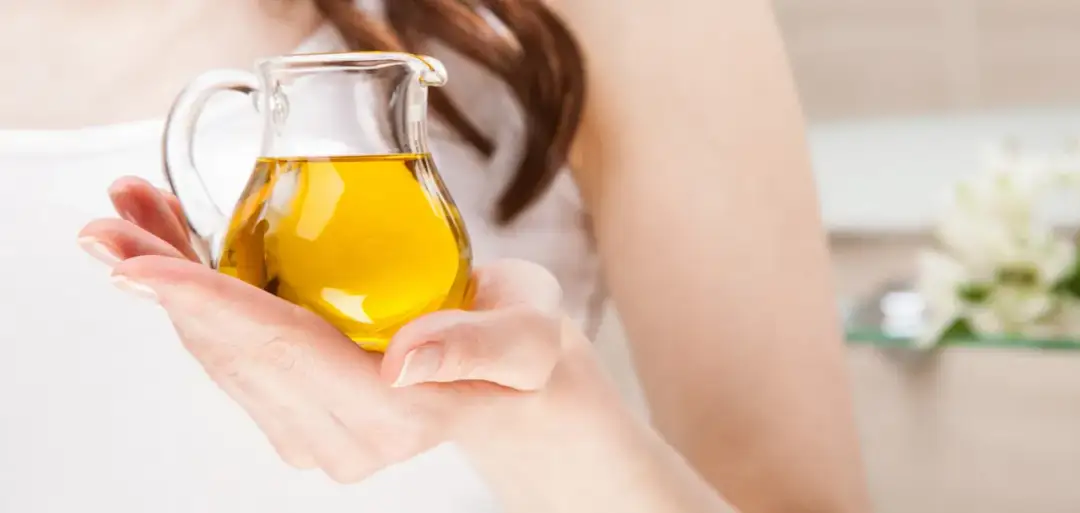 Najlepszy olejek do biustu – jak wybrać i jakie efekty możesz osiągnąć?