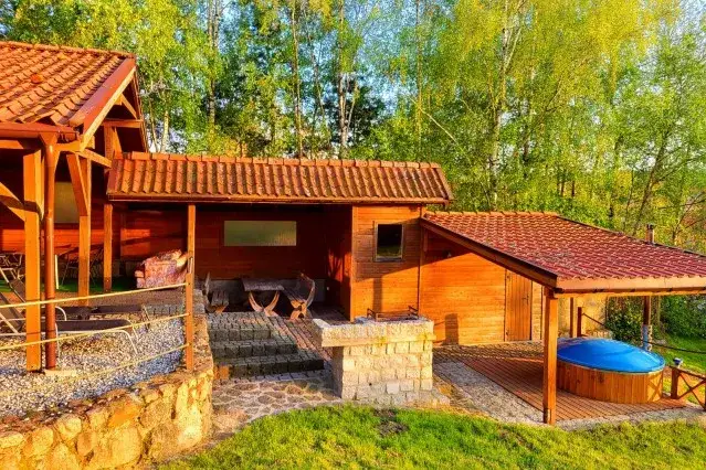 Domki przy jeziorze Masłońskie - idealne miejsce na rodzinny wypoczynek