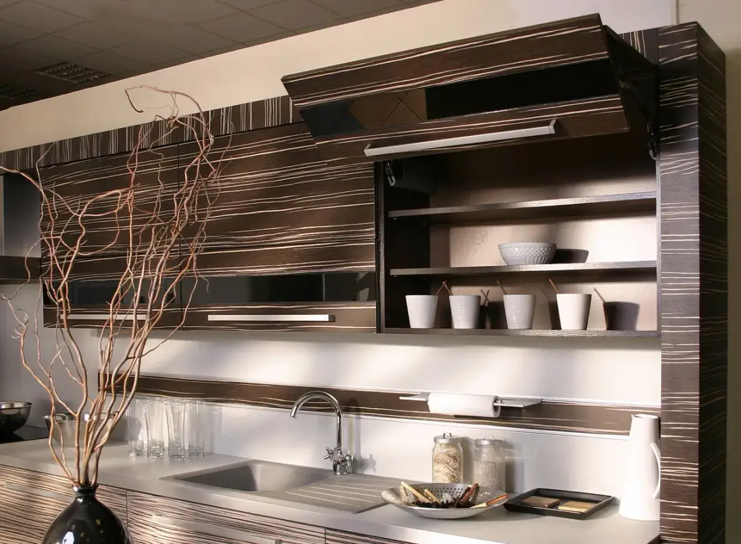 Jak wymienić fronty szafek kuchennych i odświeżyć wnętrze łatwo