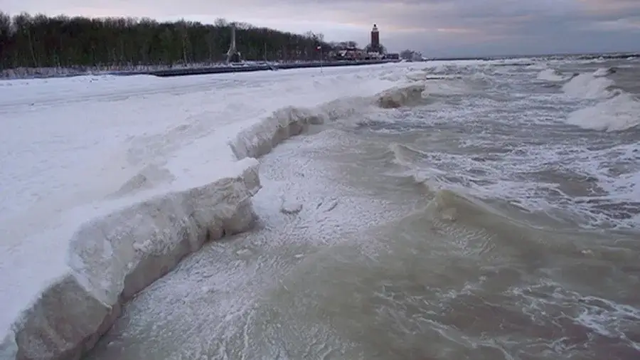 Czy Bałtyk zamarza? Rzadkie zjawisko i jego przyczyny w 2024 roku