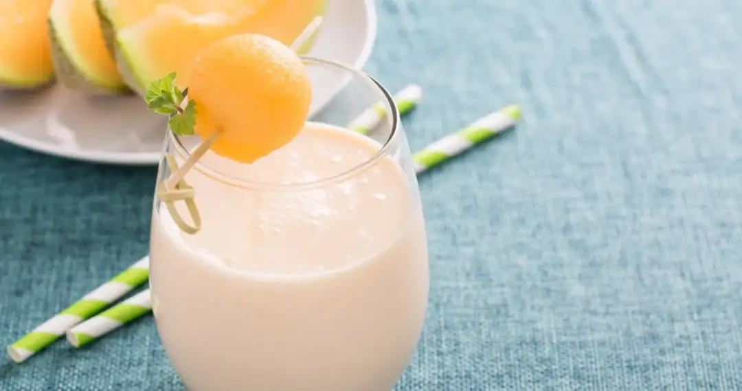 Zdrowy koktajl z kefirem - prosty przepis na pyszny napój odchudzający