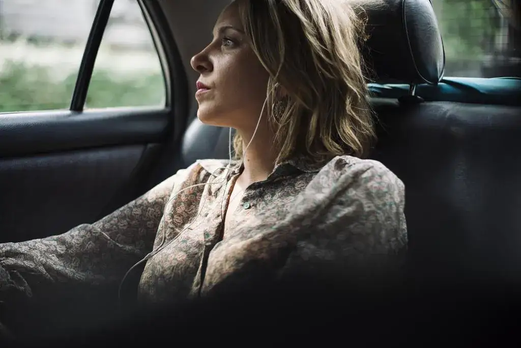 Czym się różni Uber od taxi? Odkryj ukryte różnice i koszty