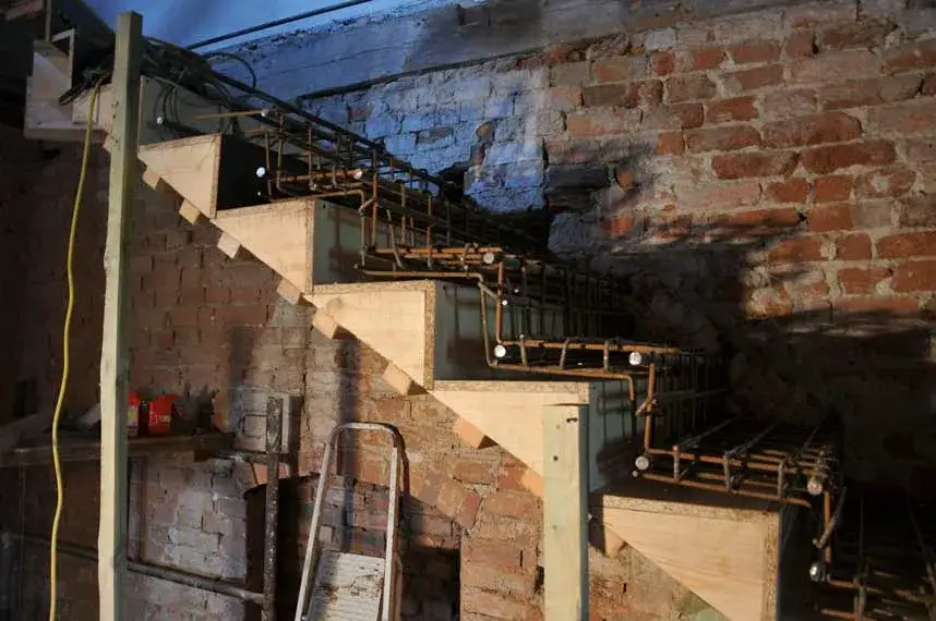 Skuteczne zbrojenie schodów dywanowych dla maksymalnej stabilności