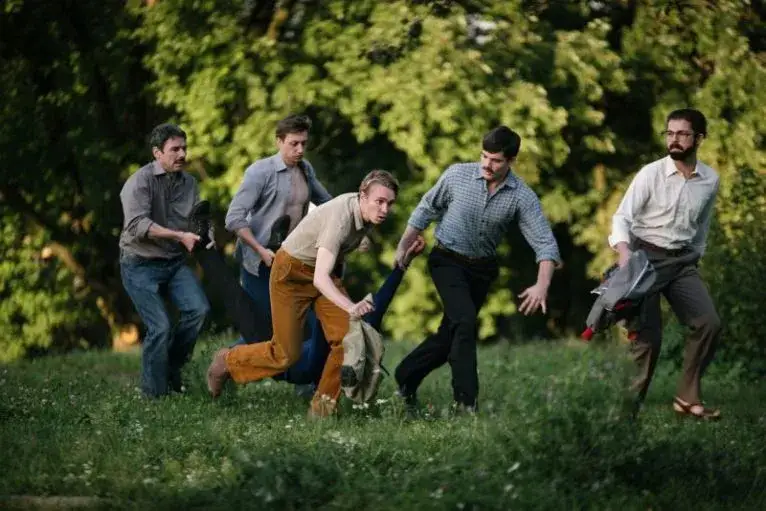 Rykoszety film: konfrontacja ideałów w realiach stanu wojennego