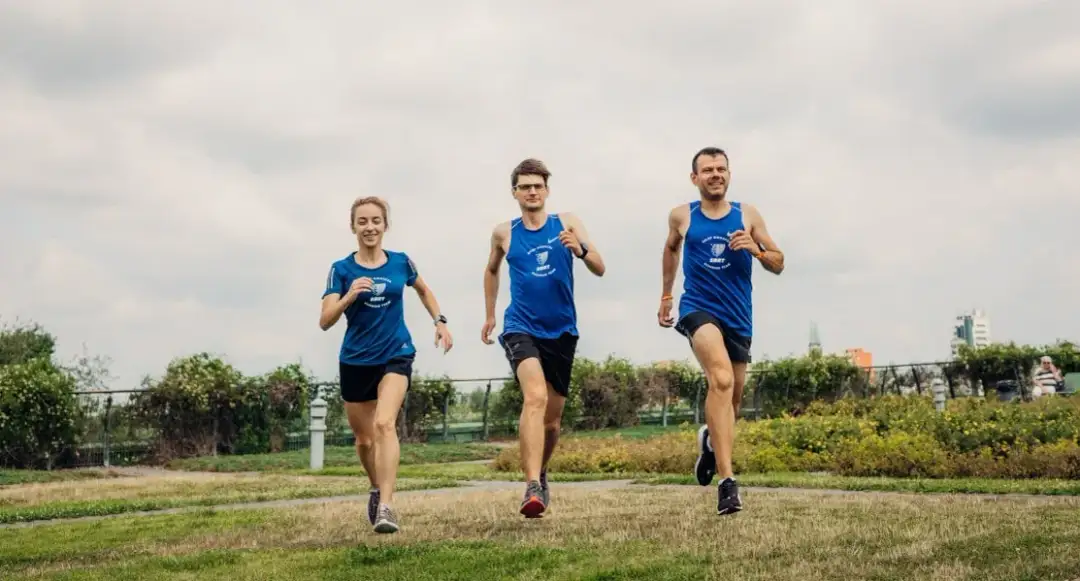 Gdzie biegać w Warszawie? Odkryj najlepsze trasy i miejsca do biegania