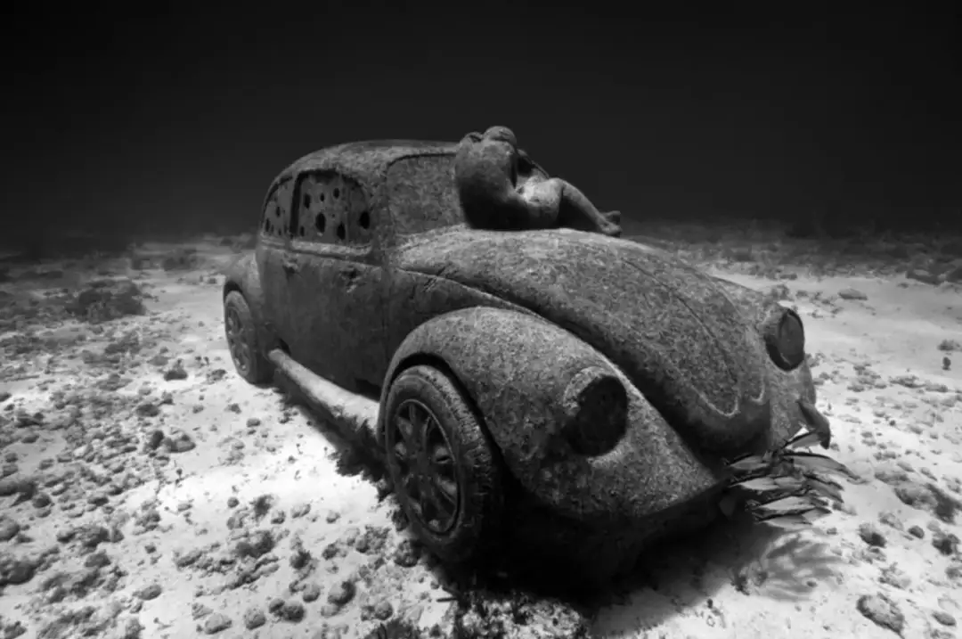 Filmowe dzieła sztuki na dnie oceanu: fascynujące odkrycia