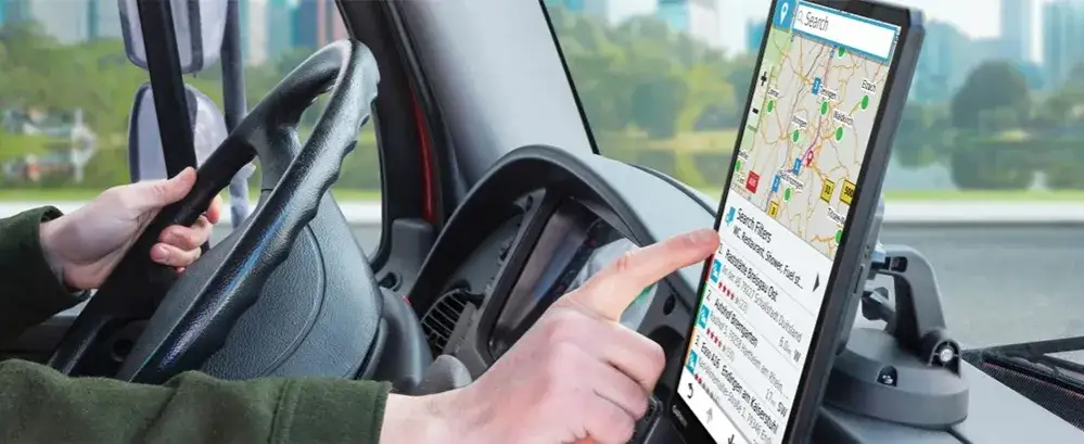 Jaką kupić nawigację do ciężarówki, by uniknąć problemów w trasie?