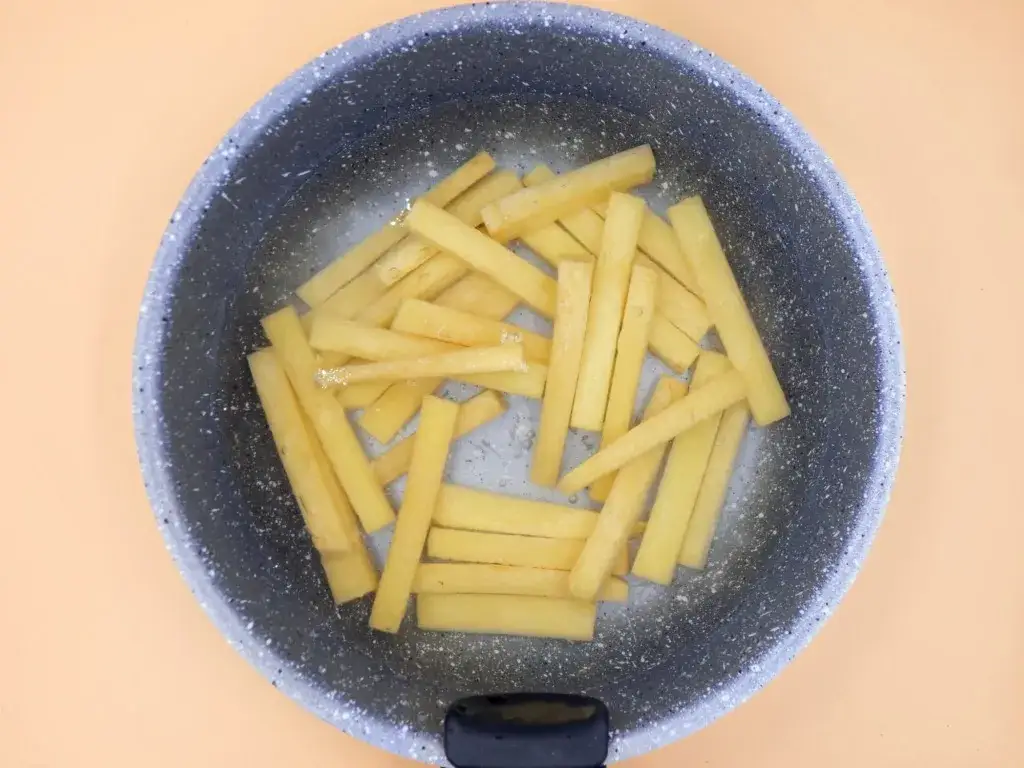 Jak zrobić frytki na patelni bez oleju i cieszyć się zdrowiem