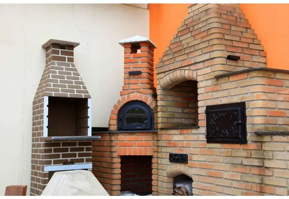 Jak ułożyć cegły szamotowe w piecu co, aby uniknąć błędów?