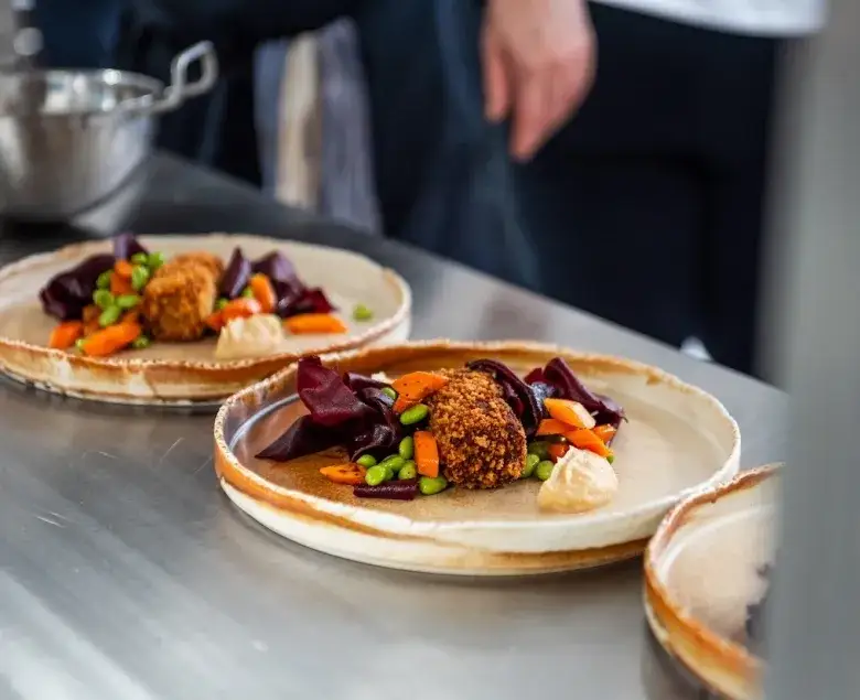 Gdzie zjeść w Nowej Rudzie? Odkryj najlepsze restauracje i smaki