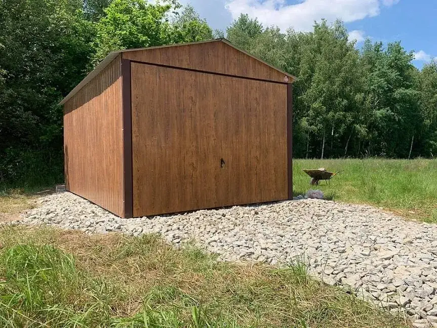 Jak zrobić garaż blaszany - proste kroki do samodzielnej budowy garażu