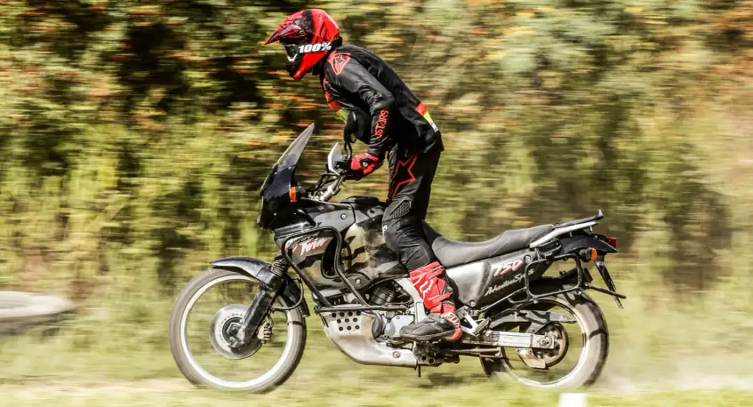 Jaki motocykl enduro turystyczny wybrać, aby uniknąć rozczarowania?