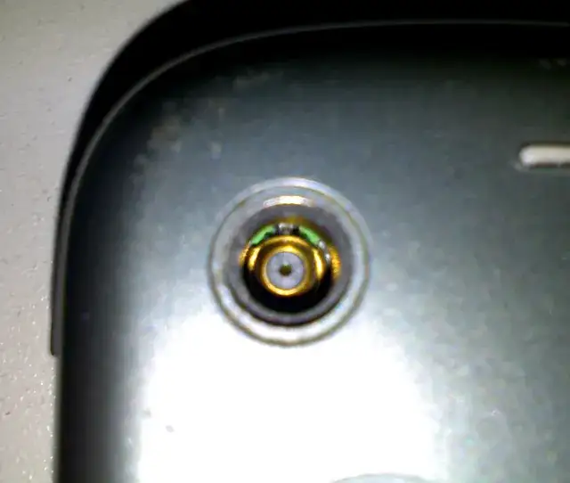 Jak podłączyć antenę zewnętrzną do smartfona i poprawić zasięg