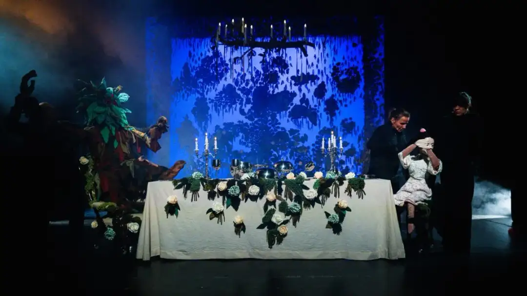 Jak ścieżka dźwiękowa wpływa na odbiór "Pięknej i Bestii"? Analiza 