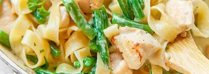 Kurczak fasolką szparagową - pyszne danie z makaronem