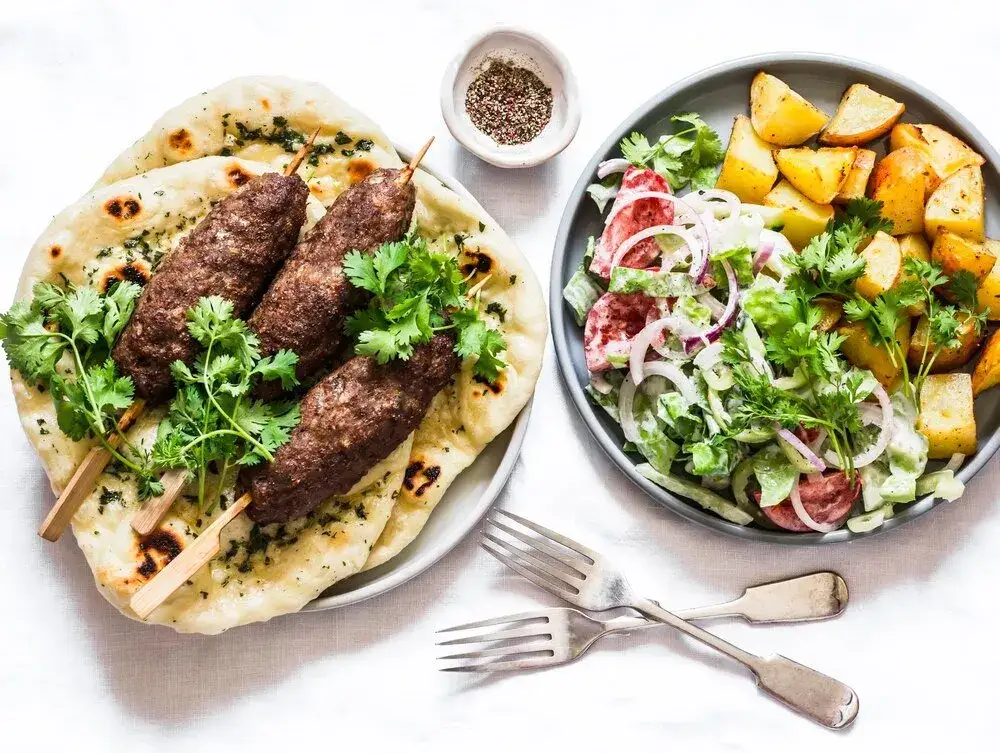 Ile ma kebab kalorii? Zaskakujące fakty o kaloryczności kebabów