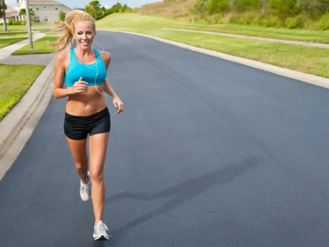 Ile biegać, żeby schudnąć? Klucz to nie tylko kilometry!