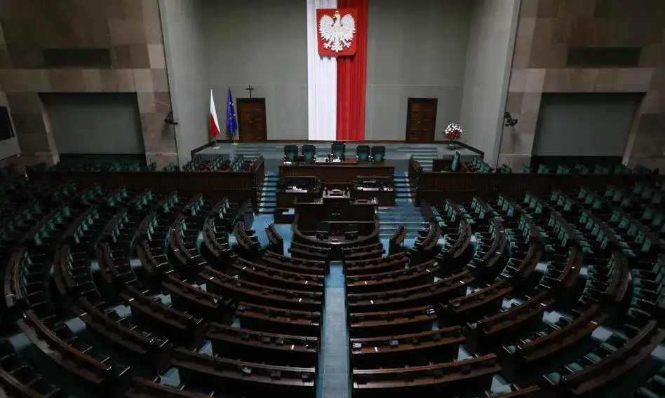 Kiedy pierwsze posiedzenie sejmu po wyborach? Ważne informacje i daty