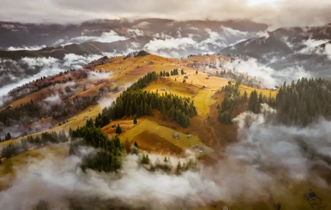 Najlepsze trasy motocyklowe w Rumunii: krajobrazy, porady i niezbędne wskazówki