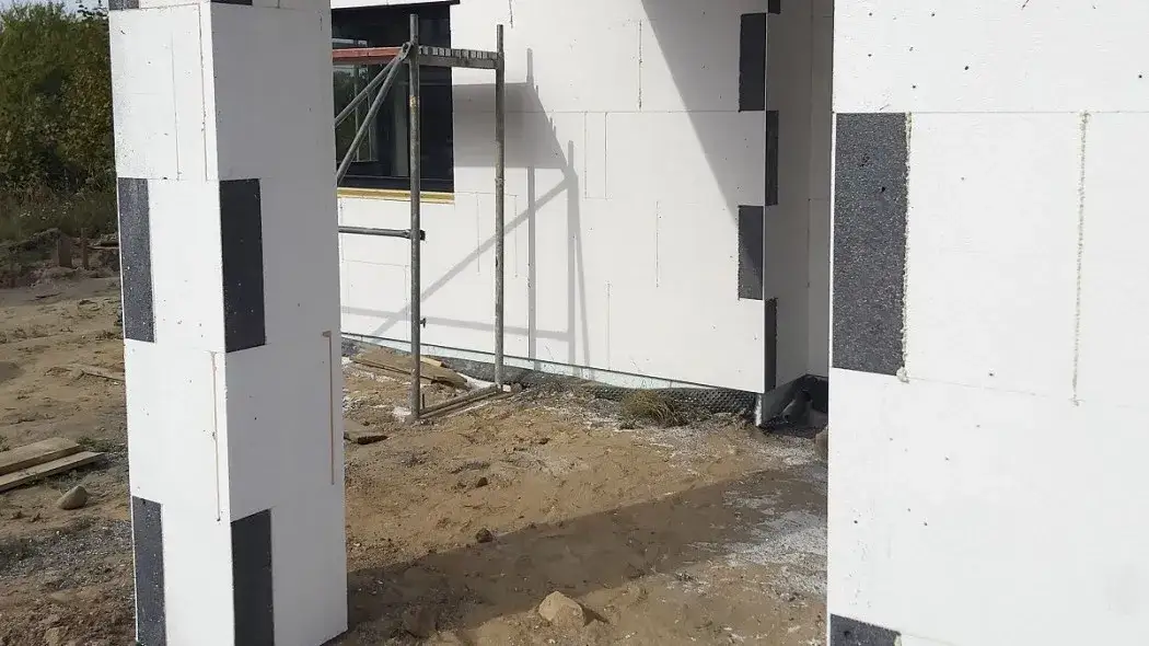 Kiedy ocieplać dom styropianem, aby uniknąć błędów i strat?