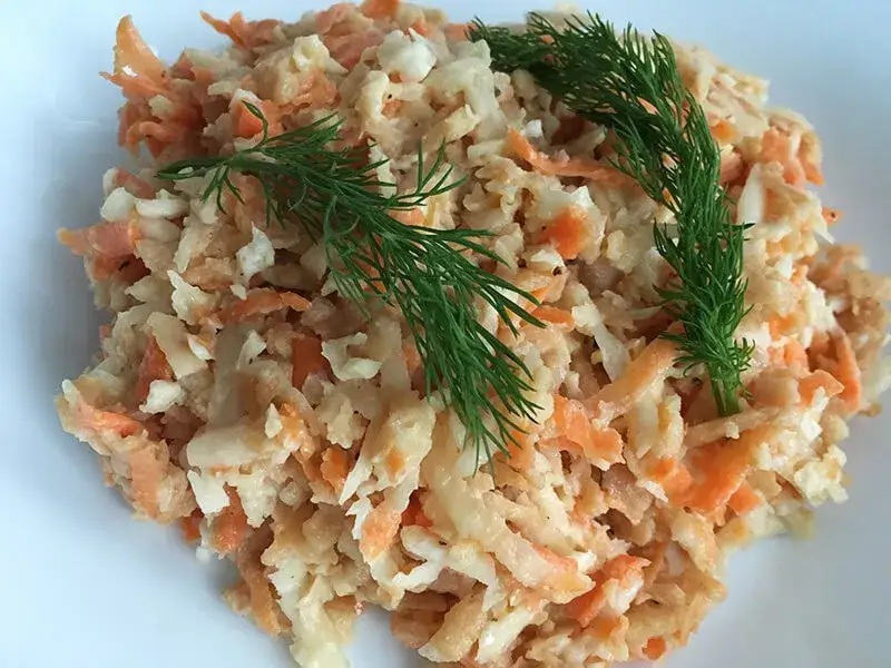 Jak zrobić surówkę z czarnej rzepy – zdrowy przepis na sałatkę