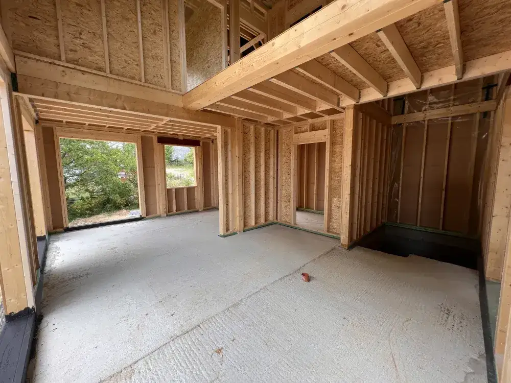 Strop w domu szkieletowym: budowa, materiały i właściwości