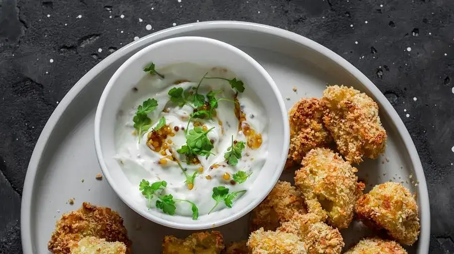 Jak zrobić sos z jogurtu naturalnego do mięsa - 5 prostych kroków