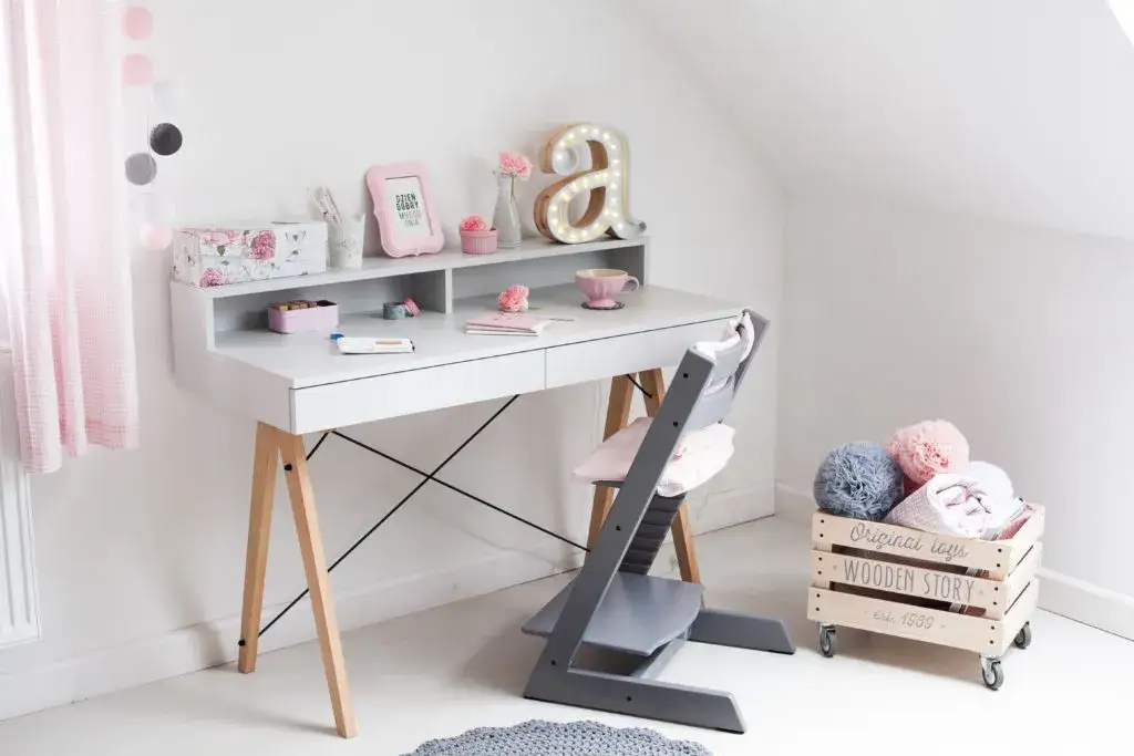 Biurko dla dziewczynki 6 lat: jakie są najlepsze modele?