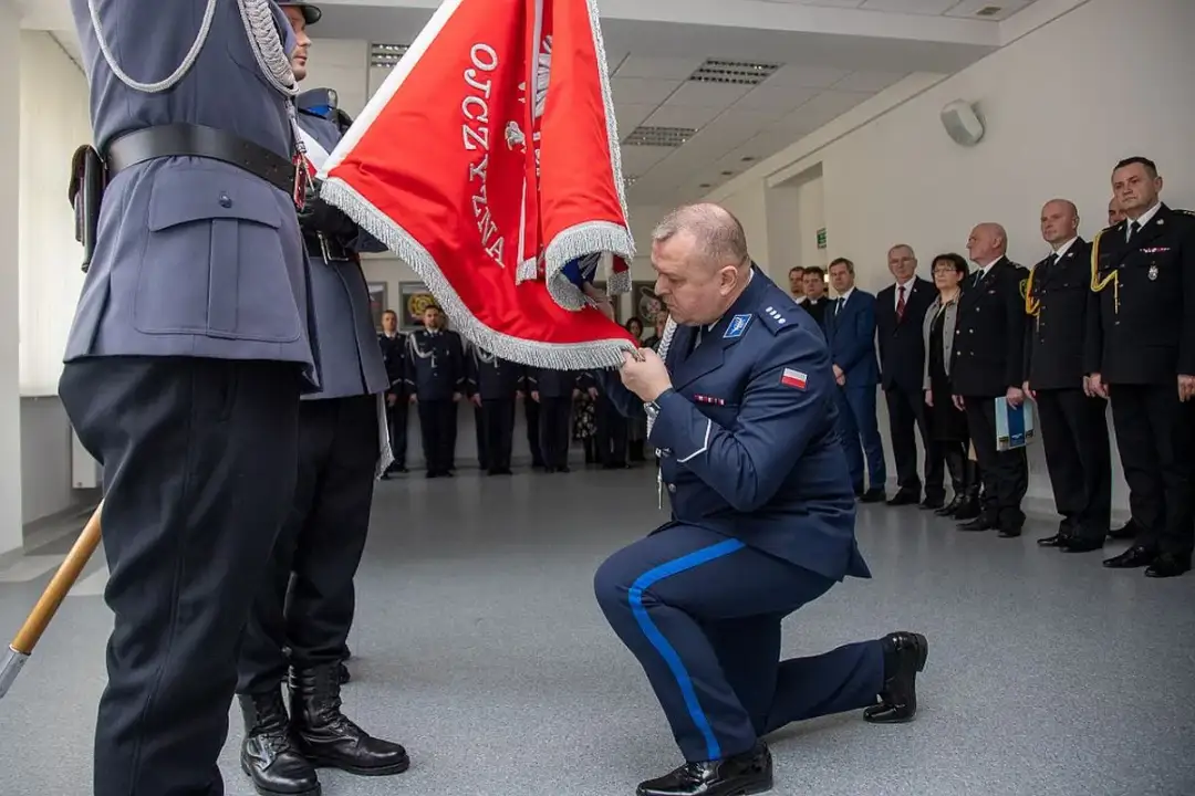 Komendant policji Radom: Kluczowe informacje i kontakt do jednostki