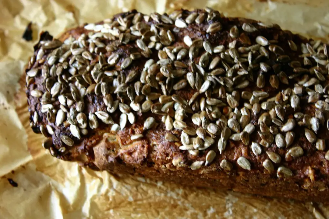 Najlepszy chleb z mąki orkiszowej typ 2000 na drożdżach: prosty przepis