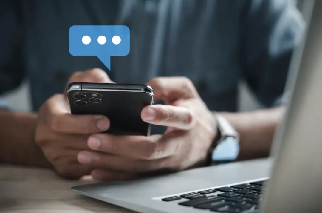 Technologia mobilna a platformy rozrywkowe online: jak SMS zmienia sposób płatności