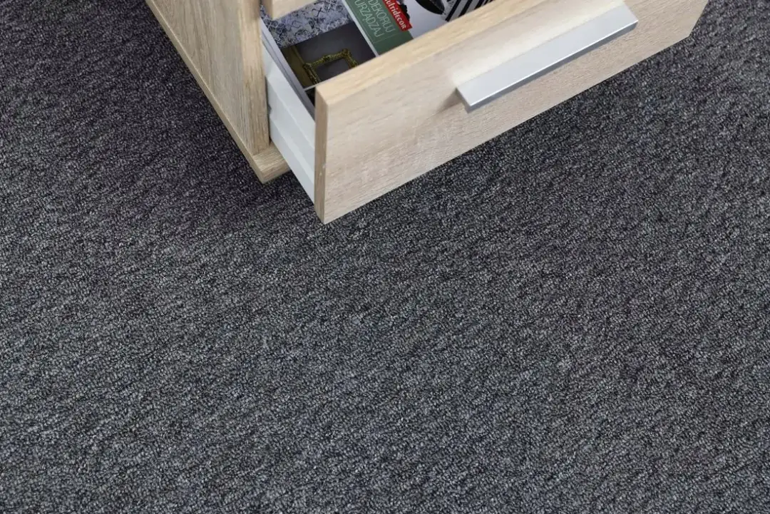 Wykładzina biurowa w kostkach: Trwałość i funkcjonalność