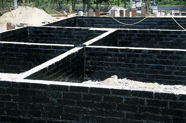 Ile stali na fundamenty? Oblicz dokładnie, aby uniknąć kosztów