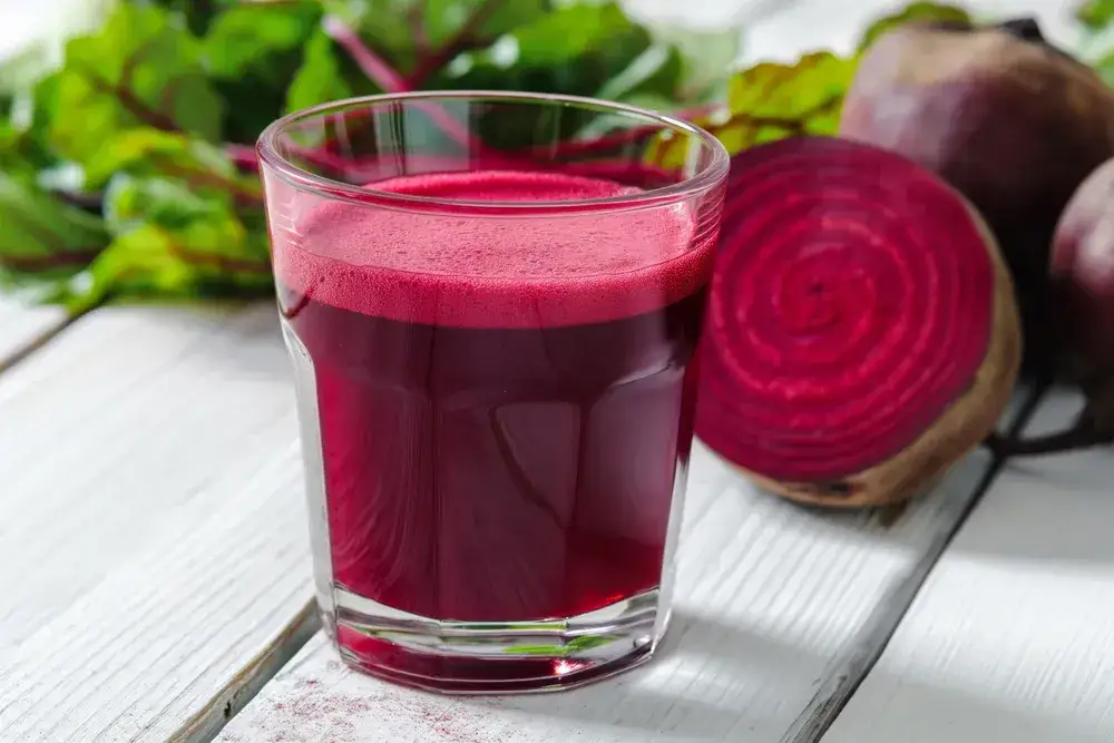 Ile soku z buraków pić dziennie? Dawki i korzyści dla zdrowia
