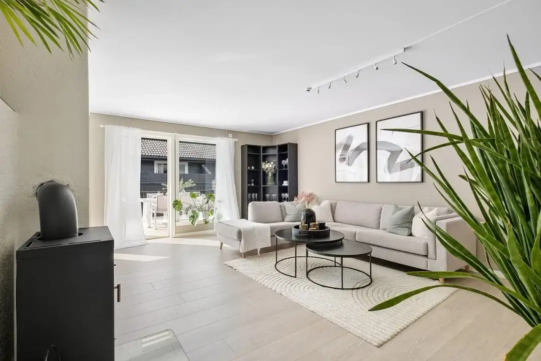 Sufit podwieszany pęka? Skuteczna naprawa łączeń i trwała prewencja