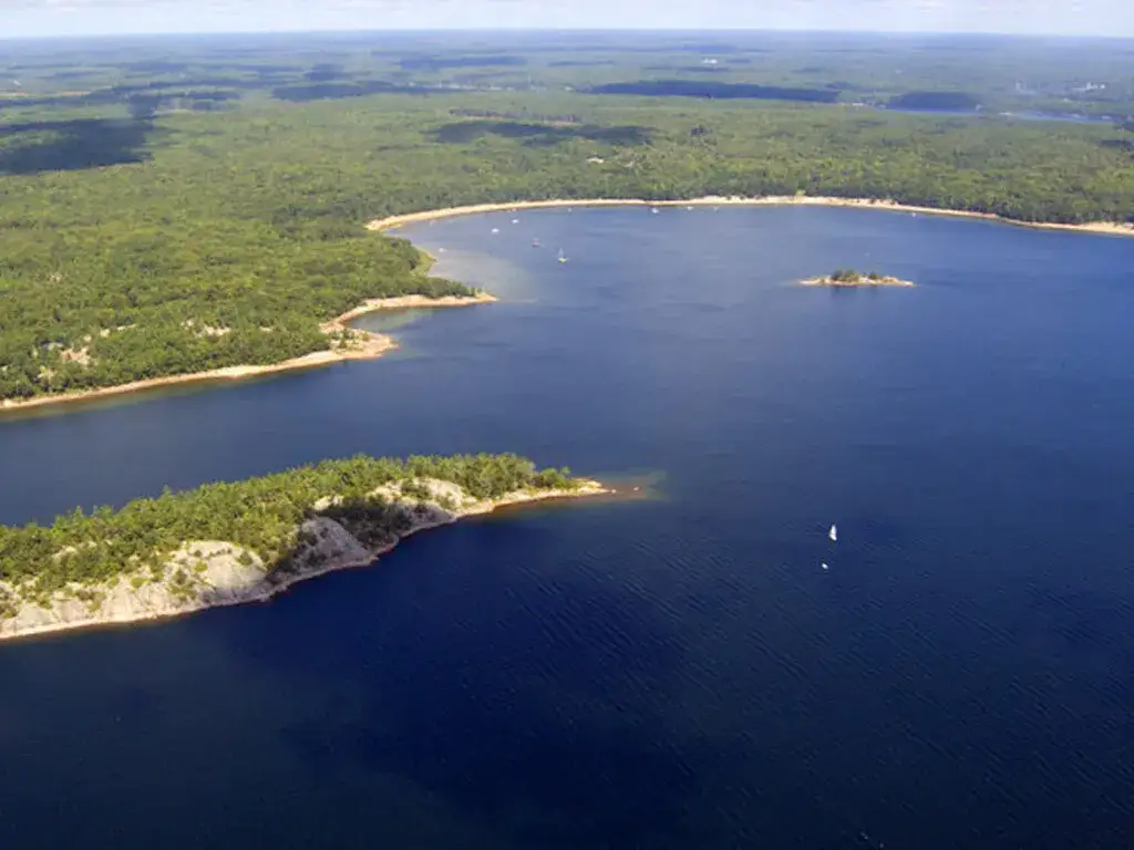 Wielkie jezioro w Kanadzie: fascynujące fakty i niezwykłe cechy Wielkie jezioro w Kanadzie: fascynujące fakty i niezwykłe cechy