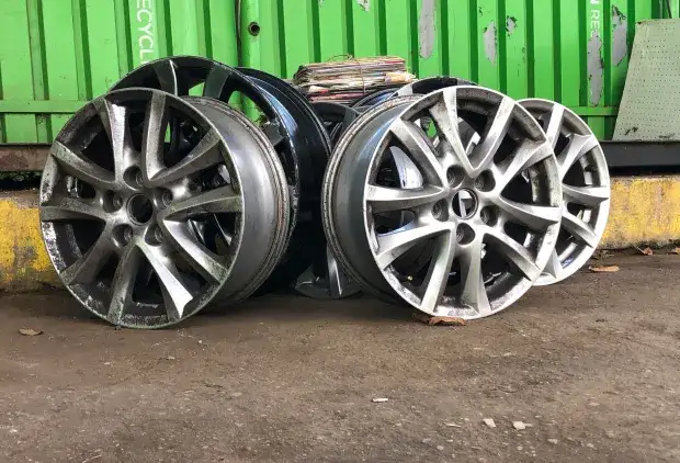 Ile za felgi aluminiowe na złomie: Aktualne ceny skupu w Polsce