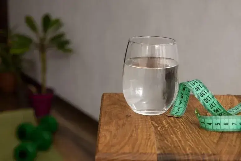 Co pić po treningu? Ekspert radzi: nawadniaj się mądrze!