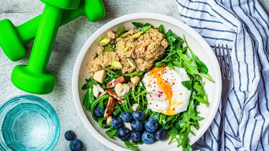 Co jeść po treningu biegowym, aby szybko zregenerować siły?