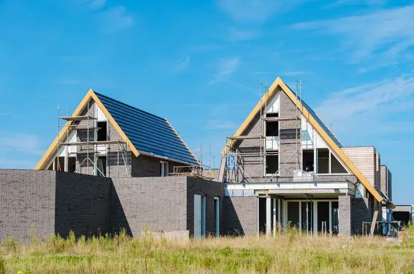 Jak wybrać idealną działkę pod budowę domu: 5 kluczowych aspektów