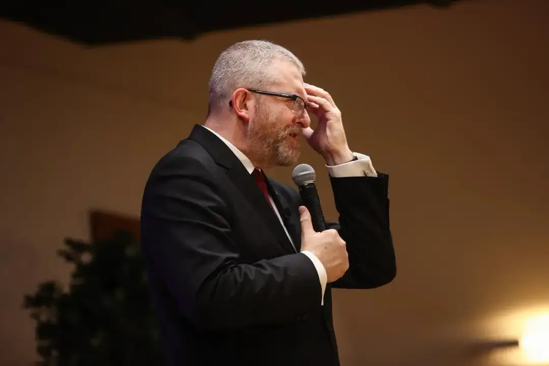 Kto jest liderem Konfederacji? Poznaj Sławomira Mentzena i jego rolę