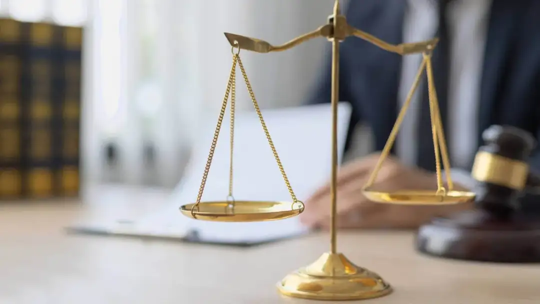 Ile kosztuje porada prawna u notariusza? Nie daj się zaskoczyć opłatami!