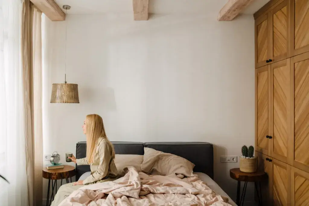 Jak urządzić sypialnię w bloku, by zyskać więcej przestrzeni i komfortu