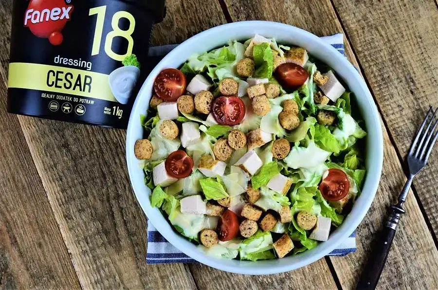 Pomysły na obiad latem: lekkie i szybkie przepisy na upalne dni