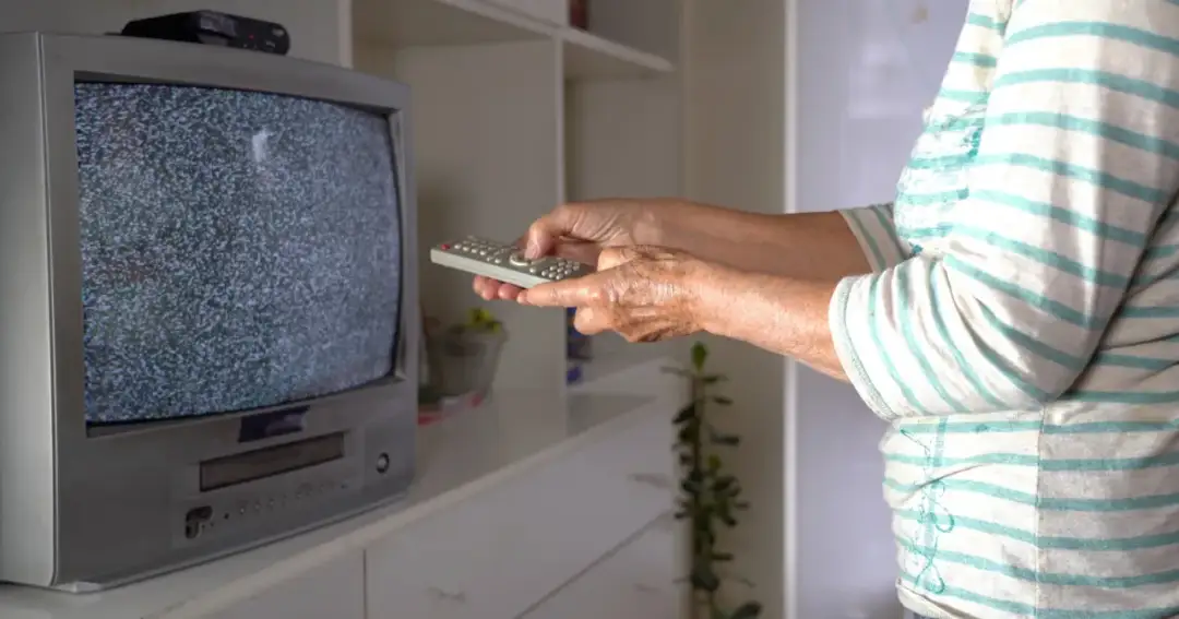 Jak ustawić kanały w TV Samsung? Pełny poradnik DVB-T2/HEVC