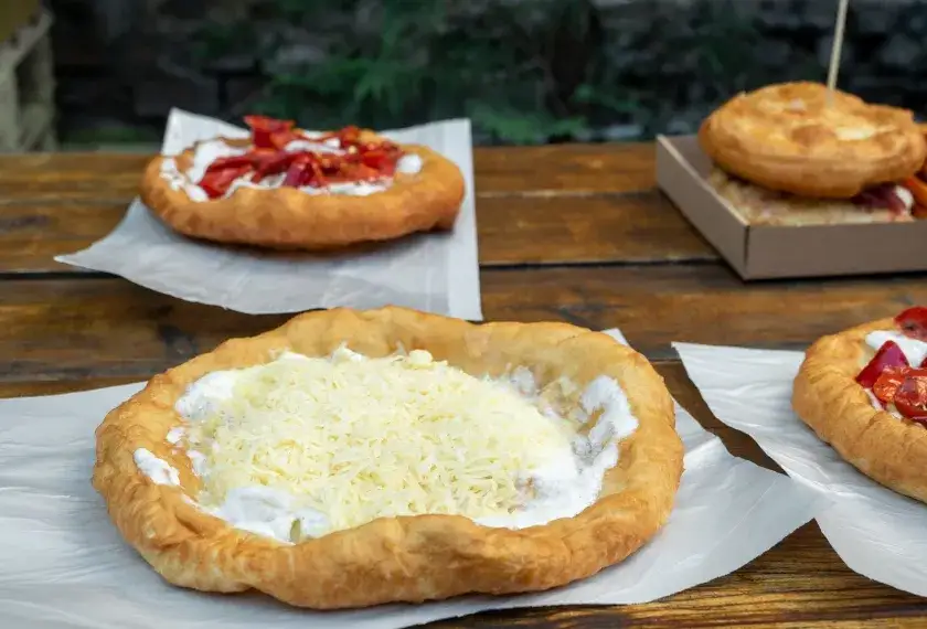 Co zjeść w Budapeszcie? Odkryj najlepsze węgierskie smaki