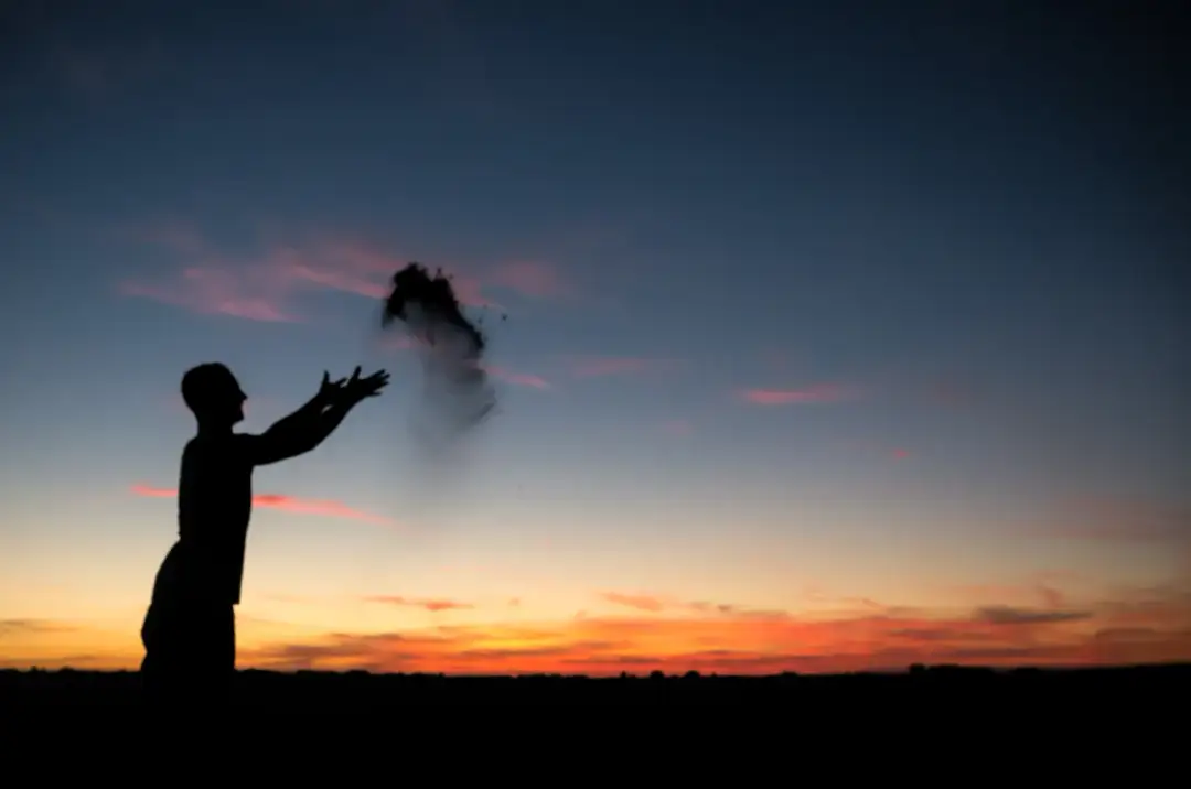 Ile prochu po kremacji? Odkryj, co zostaje po tym procesie