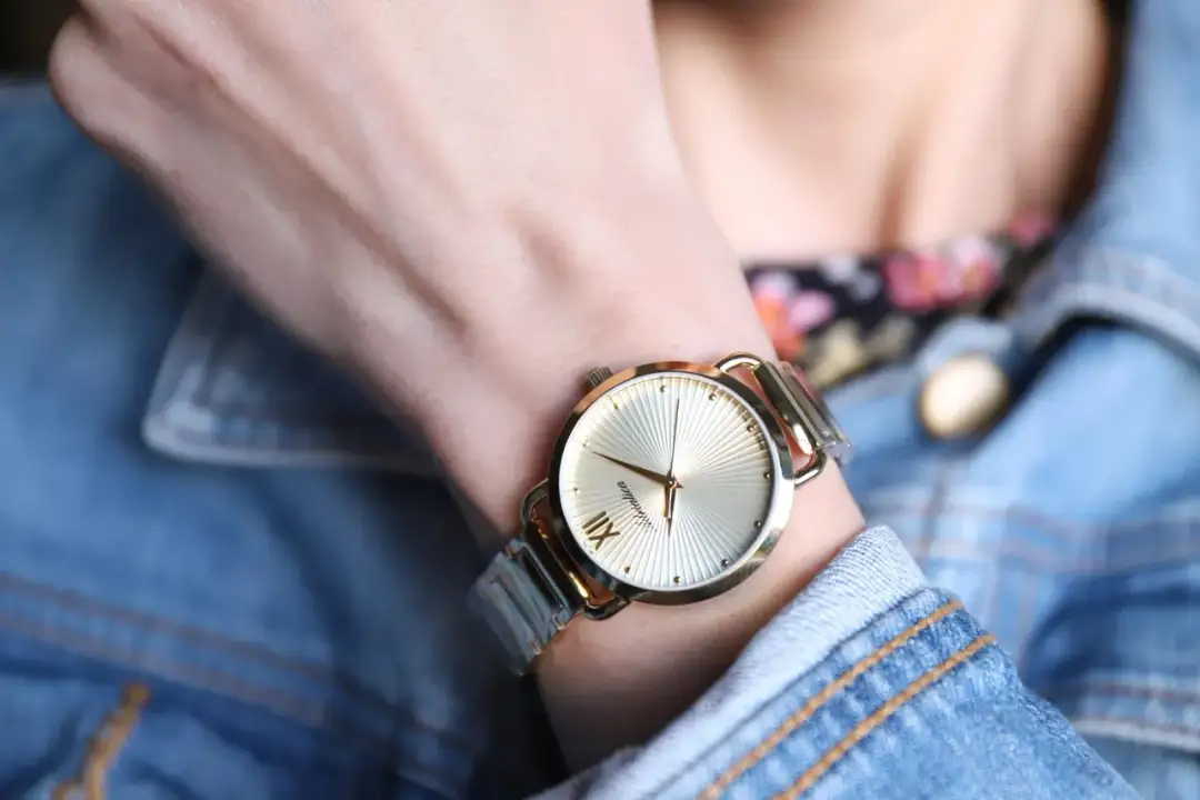 Zegarki Adriatica damski – elegancja i jakość, które zachwycają