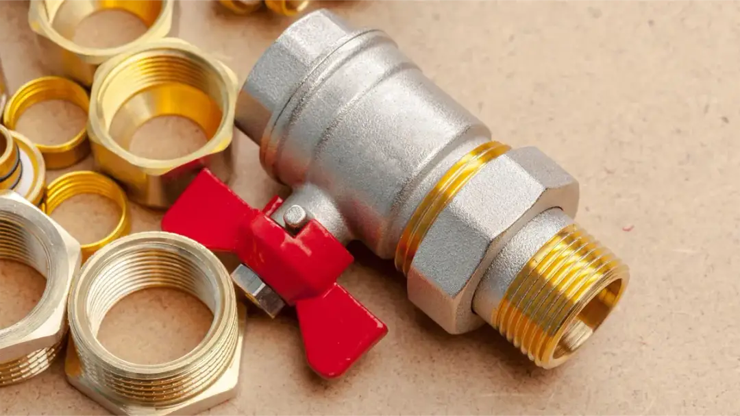 Cofanie wody? Zawór zwrotny się psuje! Objawy, przyczyny, naprawa